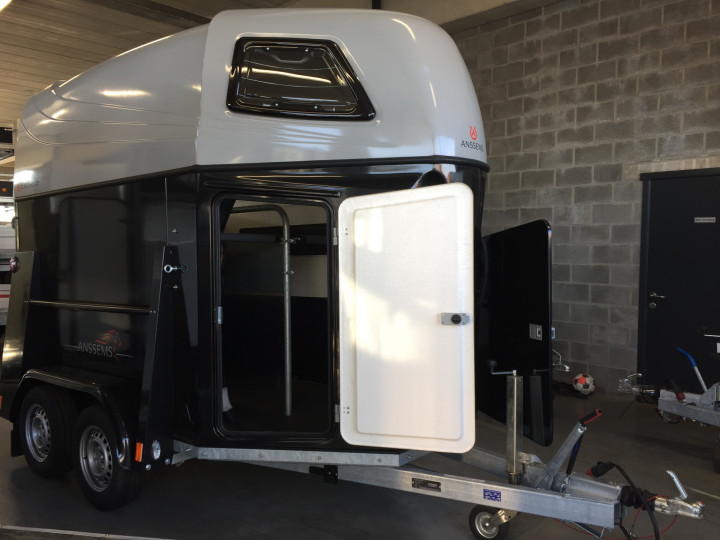 Anssems Paardentrailer (2)